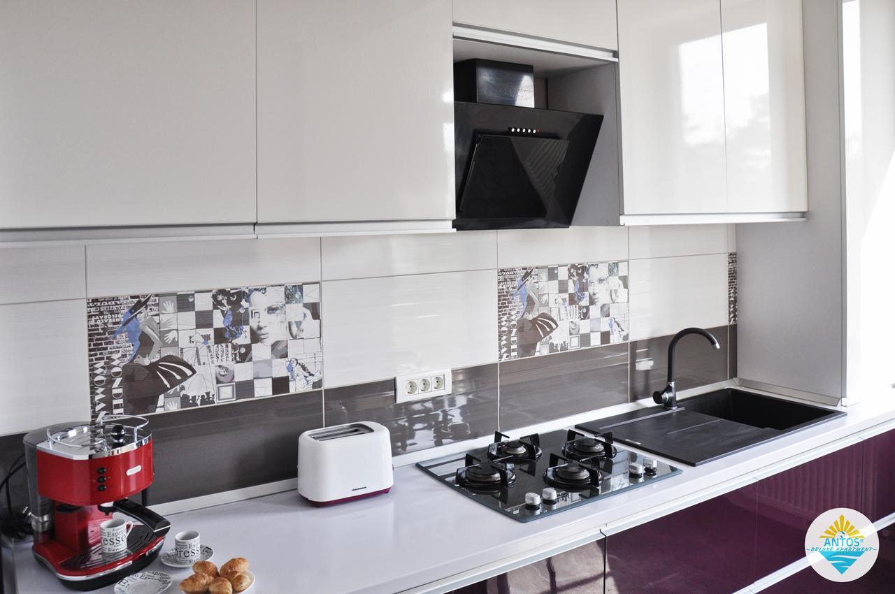 Antos Deluxe Apartment Constanţa Esterno foto